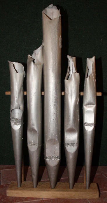 Abgeschmolzene Orgelpfeifen